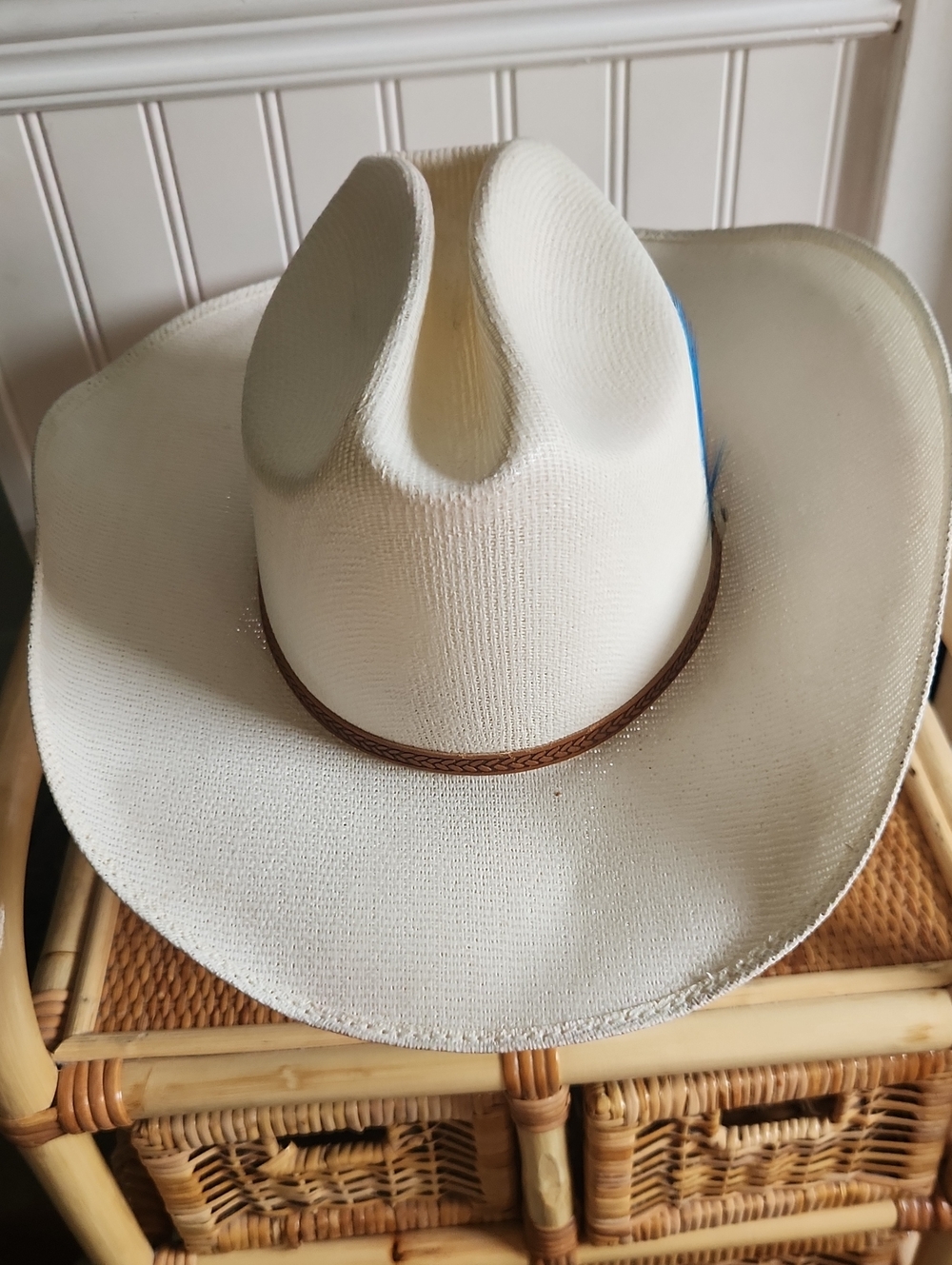 Smithbilt Cream Straw Western Hat with Blue Feather - Picture 2 of 5